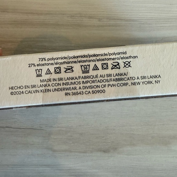 Calvin Klein Invisibles Thong Underwear 3-Pack Black/Grey/Pink Medium NWT - Picture 7 of 9